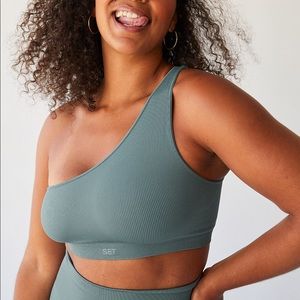 Ribbed one shoulder sports bra